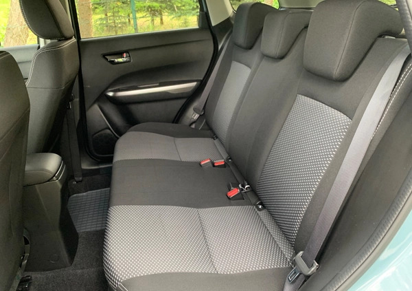 Suzuki Vitara cena 82000 przebieg: 17000, rok produkcji 2019 z Radzyń Chełmiński małe 742